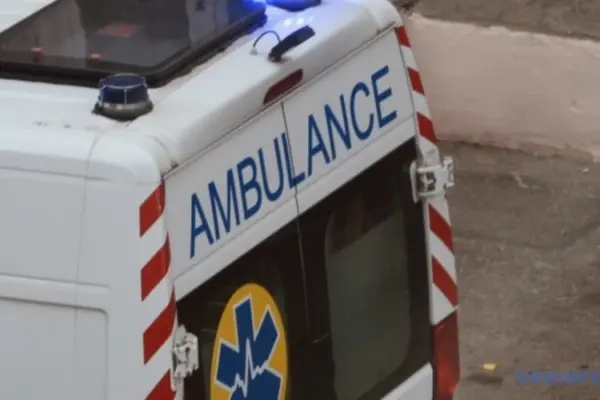 Два дронові удари в Херсоні 17 серпня: 63-річний і 62-річний водії поранені