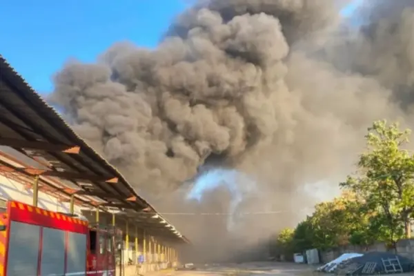Херсон: вогонь після удару БПЛА знищив частину резервів Червоного Хреста