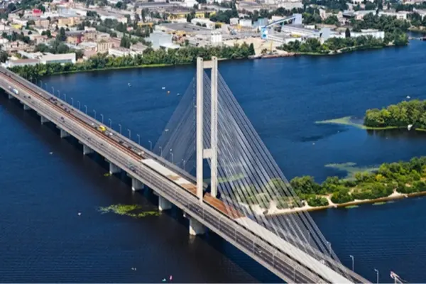 Південний міст у Києві закритий 2 жовтня: обмеження на мостах Патона і Метро