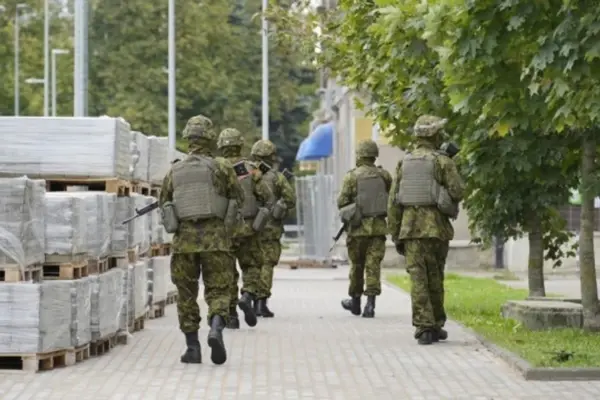 Естонія перекидає бригаду ближче до Росії та готує базу на 1000 військових у Нарві